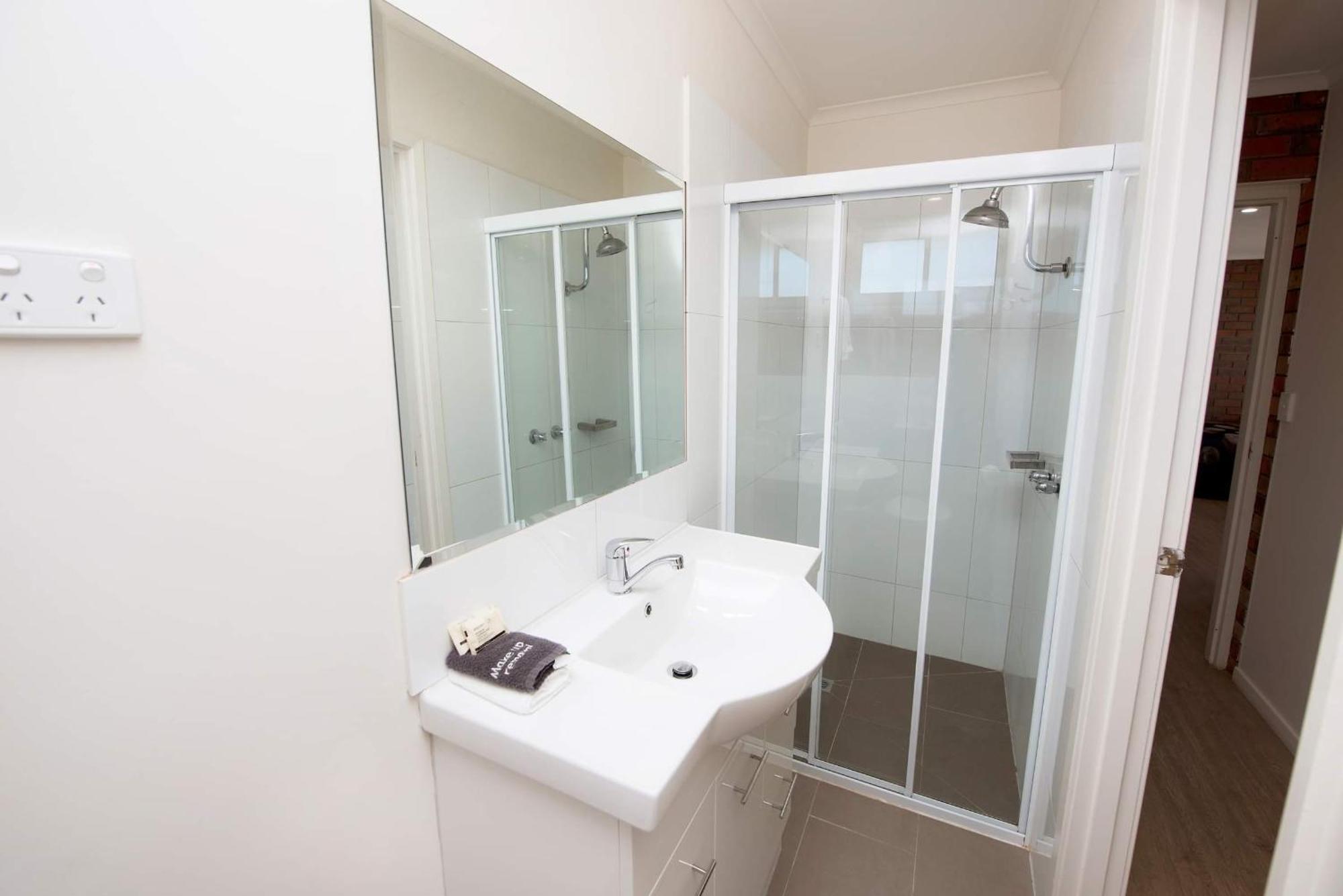 Jacaranda Holiday Units สวอนฮิลล์ ภายนอก รูปภาพ