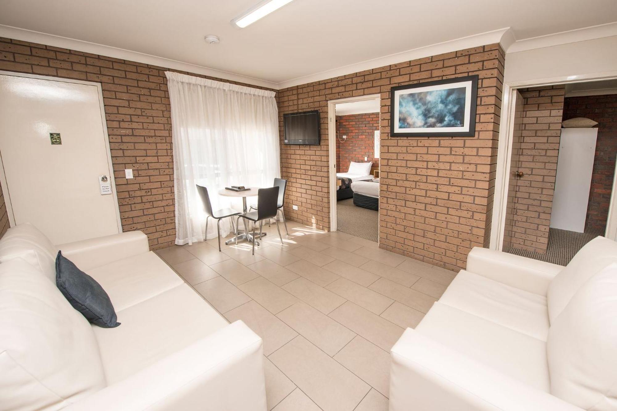 Jacaranda Holiday Units สวอนฮิลล์ ภายนอก รูปภาพ