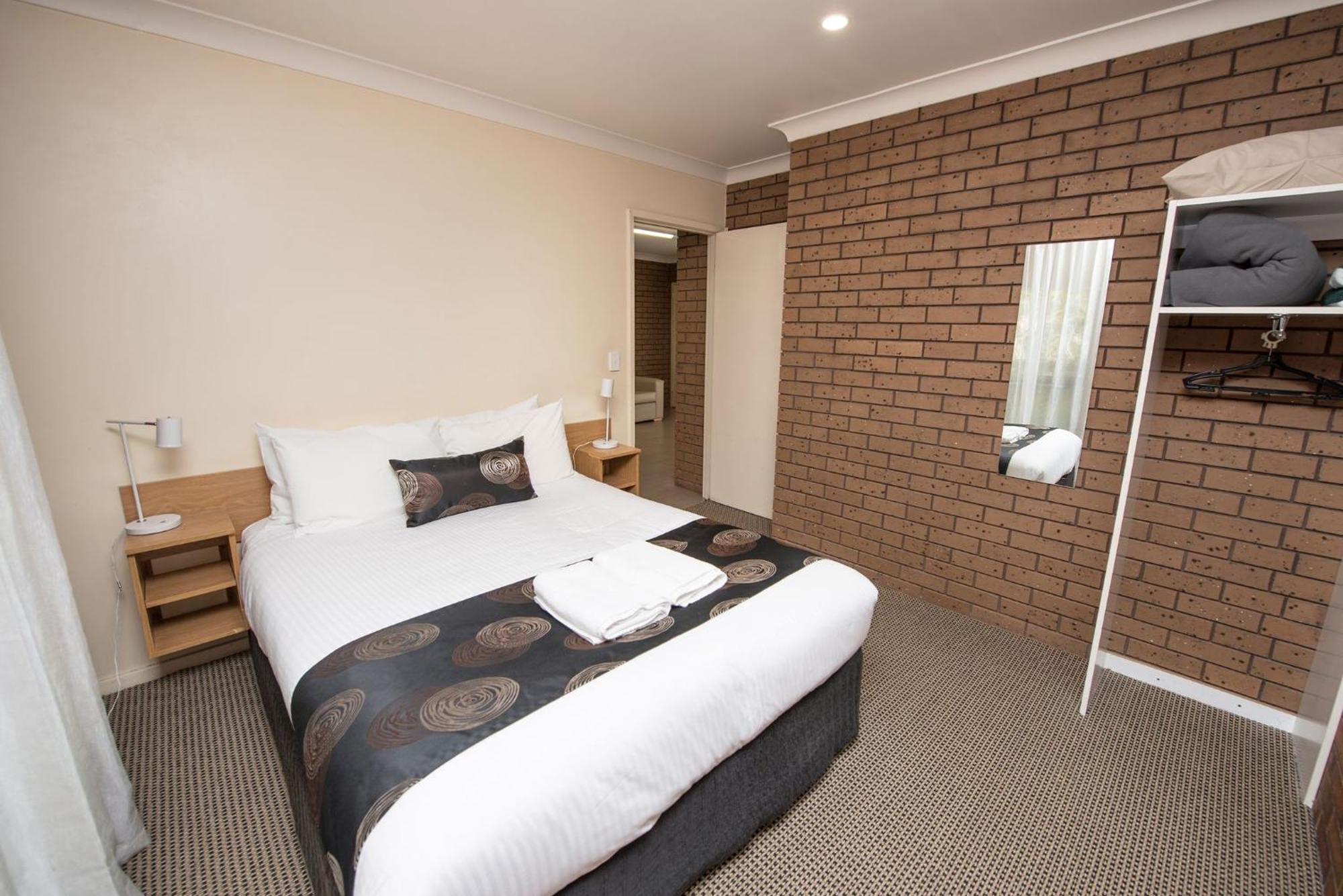 Jacaranda Holiday Units สวอนฮิลล์ ภายนอก รูปภาพ