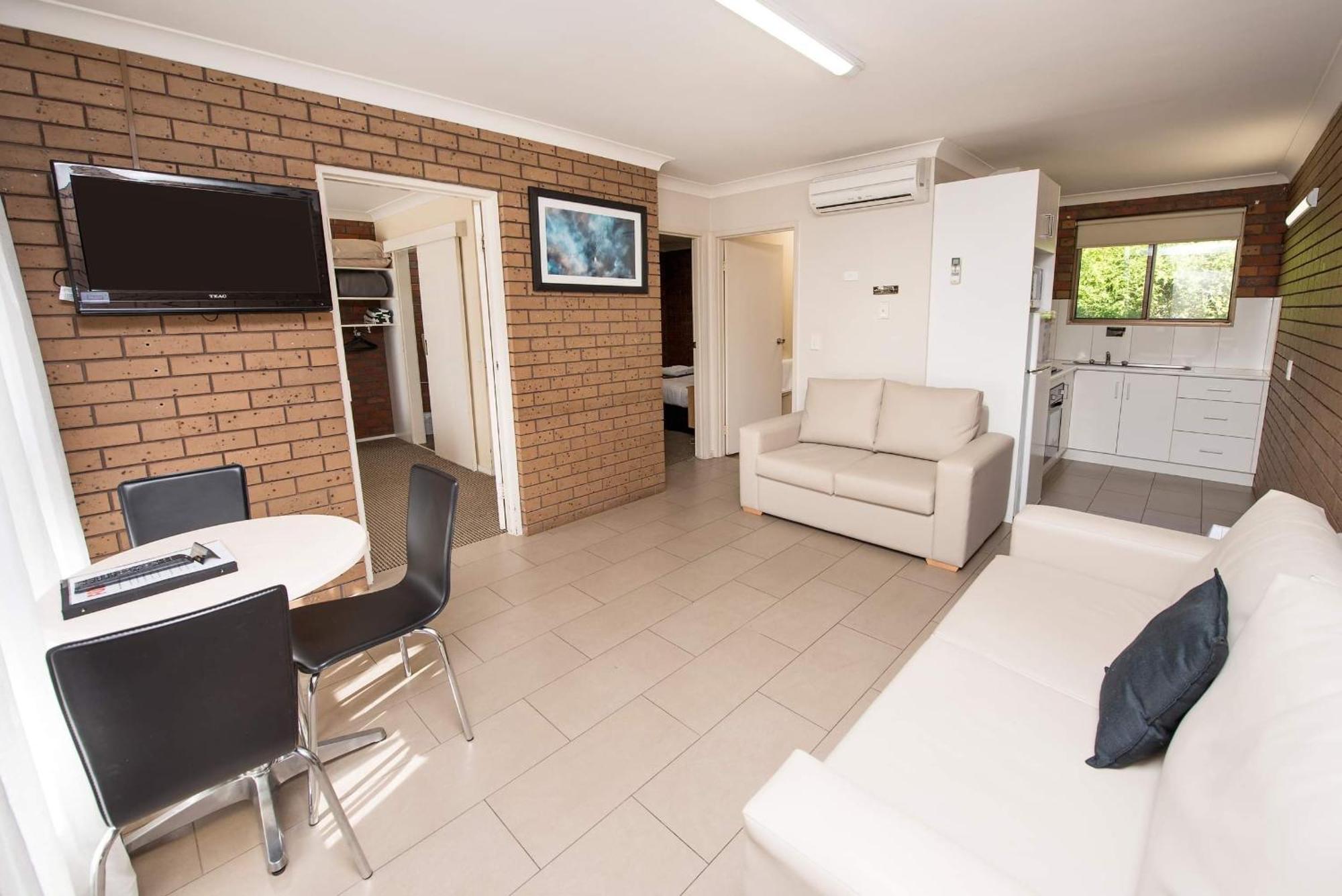 Jacaranda Holiday Units สวอนฮิลล์ ภายนอก รูปภาพ