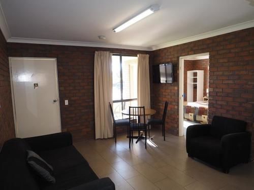 Jacaranda Holiday Units สวอนฮิลล์ ภายนอก รูปภาพ